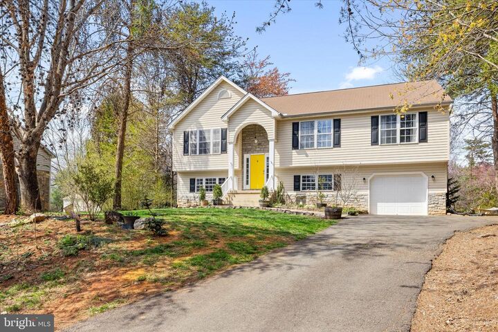 Property Photo:  104 Carlyle Court  VA 22508 