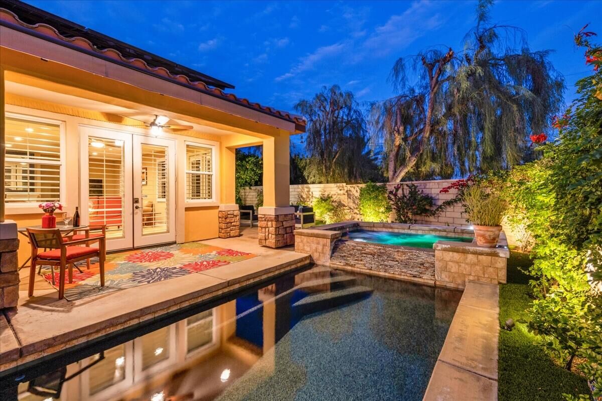 Property Photo:  465 Monte Vista  CA 92260 