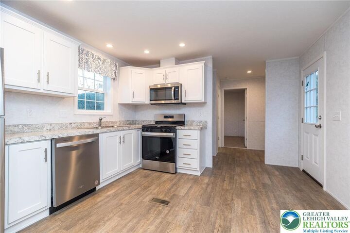 Property Photo:  465 Royal Manor Road Lot 1  PA 18042 