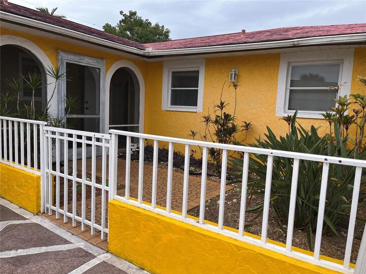 Property Photo:  1310 SE 43rd Terrace  FL 33904 