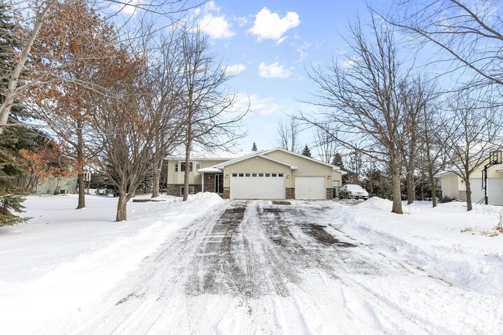 Property Photo:  5462 Kalenda Drive NE  MN 55301 