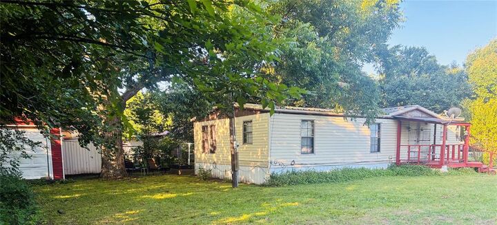 Property Photo:  304 S Shannon Street  OK 73095 