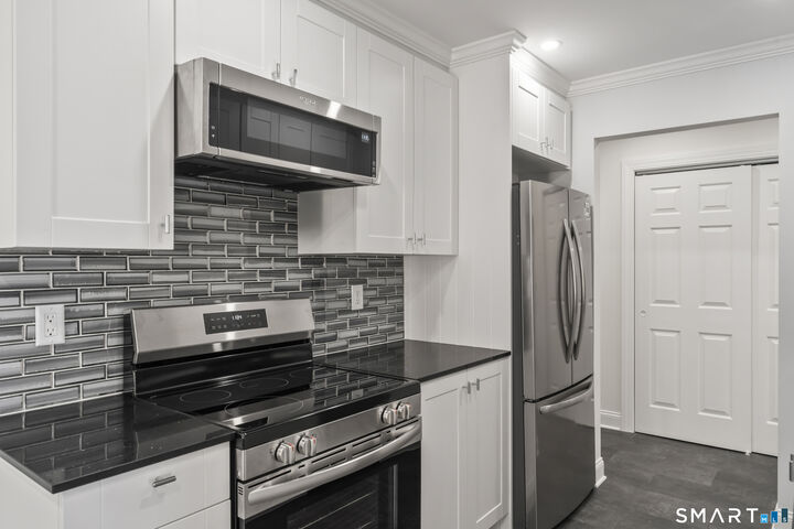 Property Photo:  50 Aiken Street Apt 144  CT 06851 