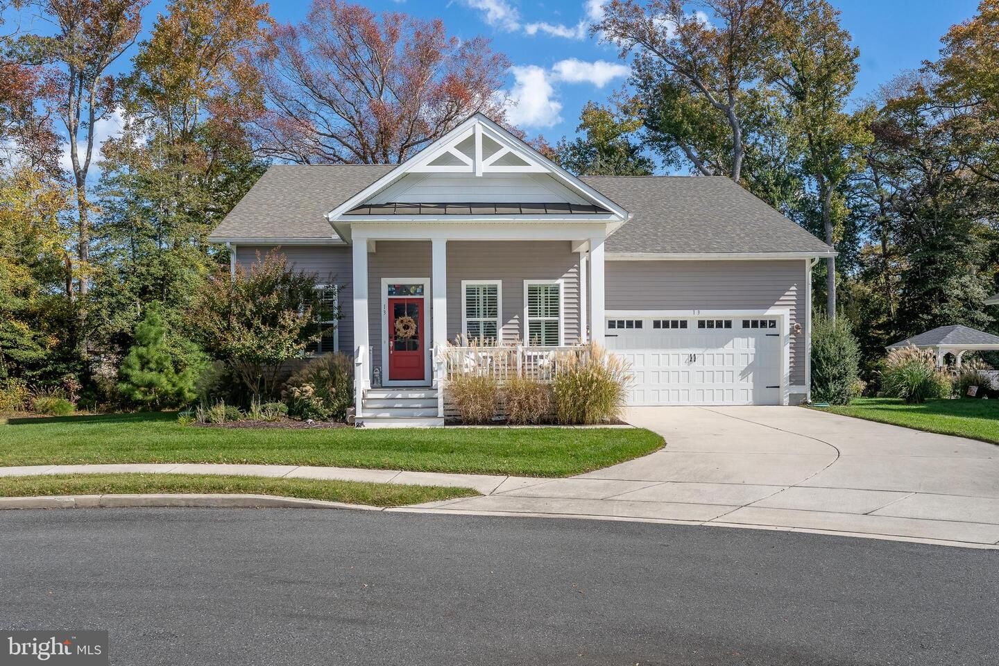 Property Photo: 13 Johnsons Glade Lane DE 19970