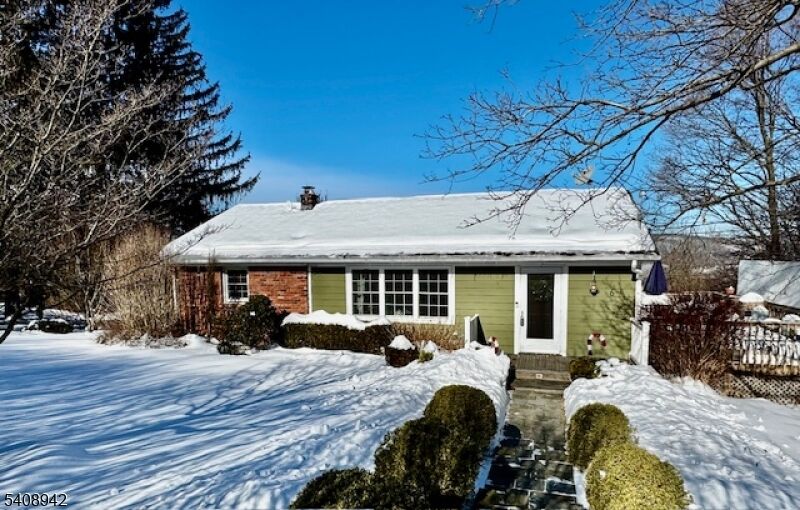 Property Photo:  6 Courtland Rd  NJ 07462 