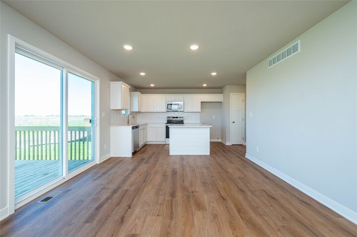Property Photo: 1465 Locust Street IA 50263
