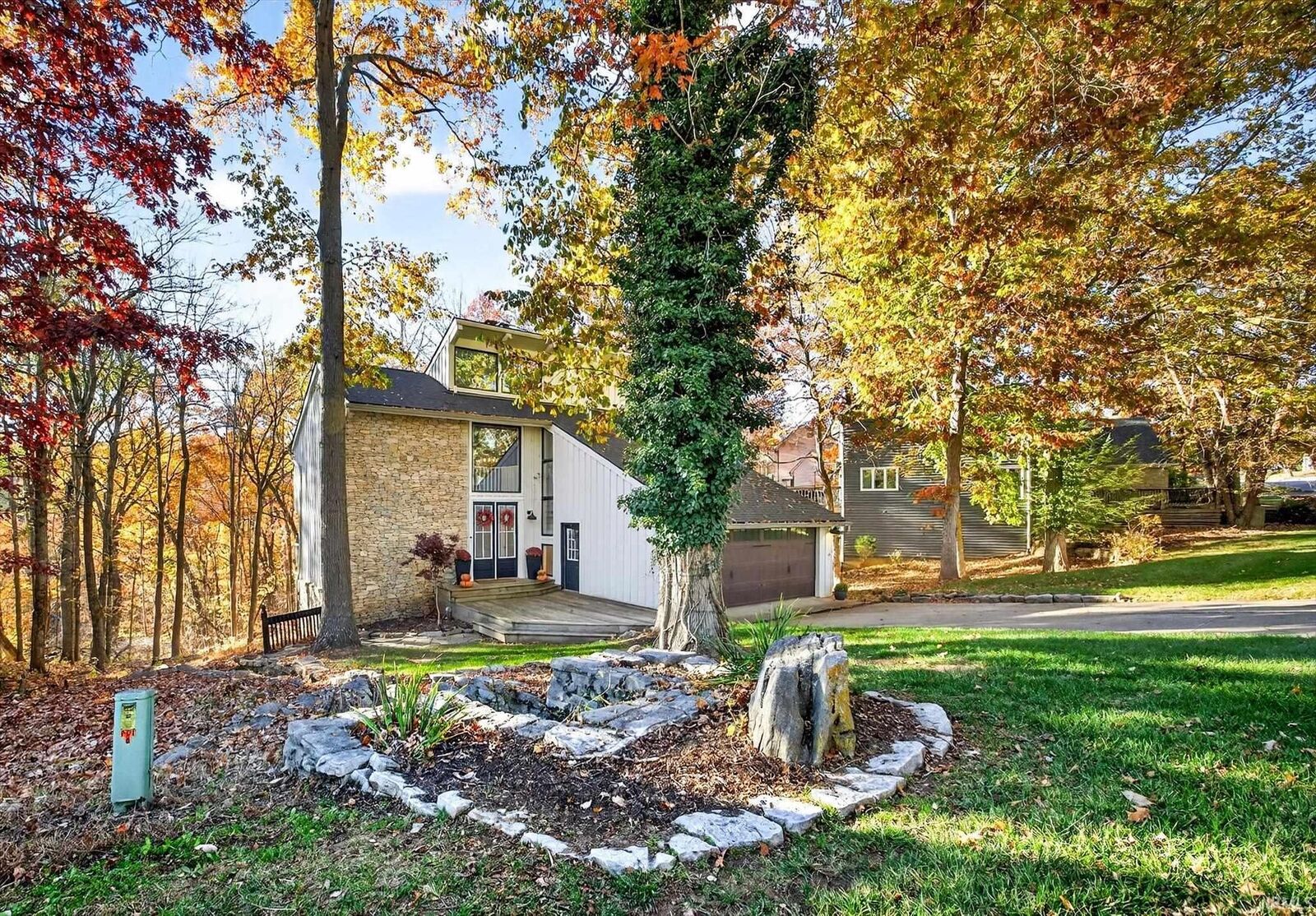 Property Photo:  9428 S Harbour Pointe Drive  IN 47401 