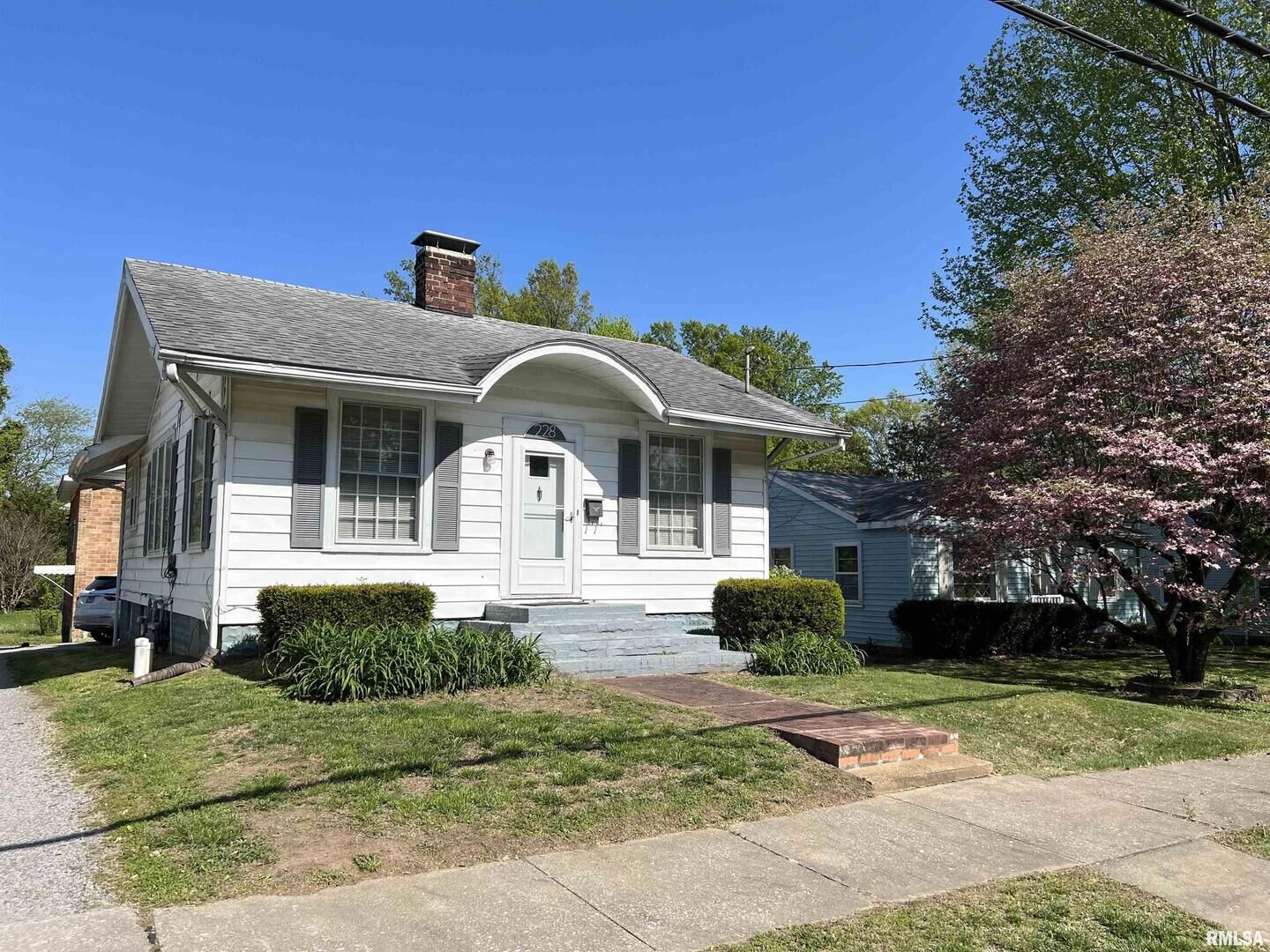 Property Photo:  228 S 20th Street  IL 62966 