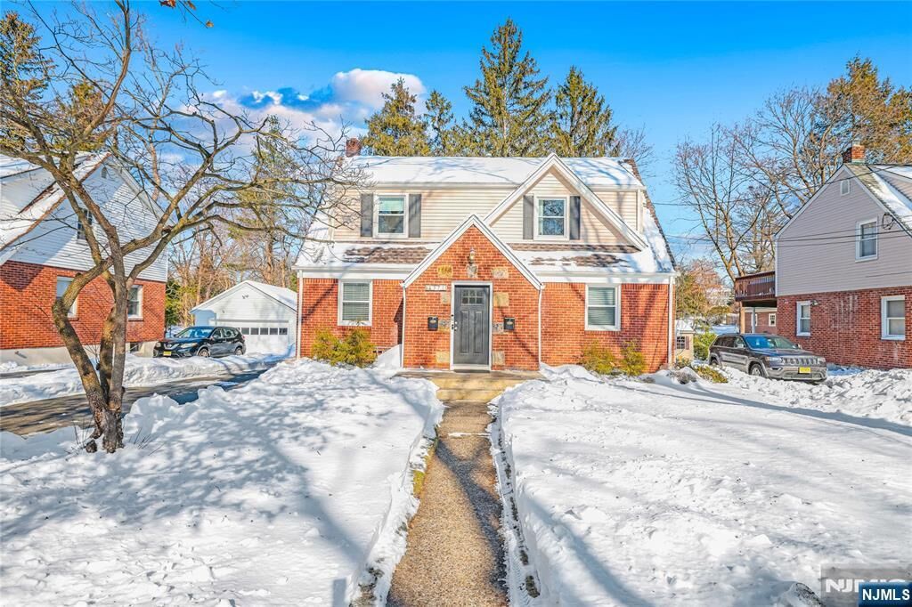 Property Photo:  371 Gilbert Street 2  NJ 07450 