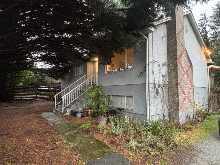 11230 72 Avenue — photo 1