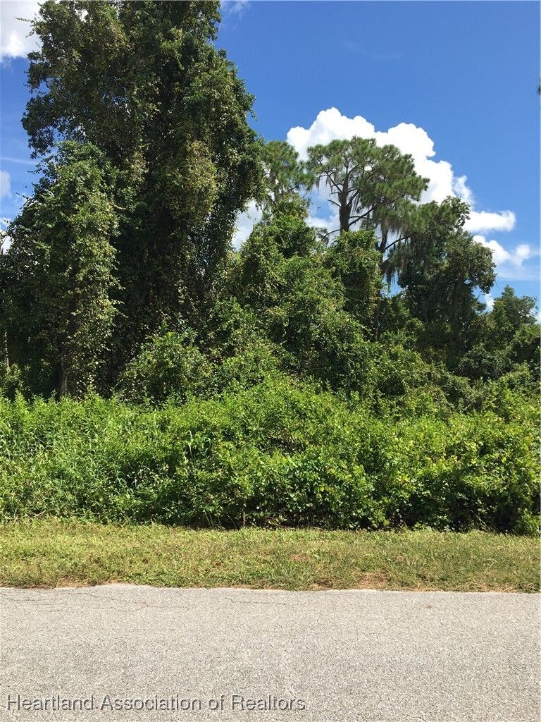 Property Photo:  763 Highlands Lake Drive  FL 33852 