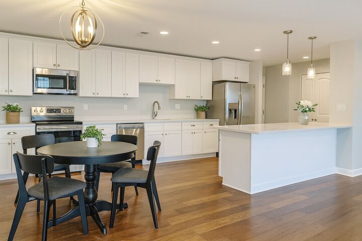 Property Photo:  1727 W Crystal Lane 707B  IL 60056 