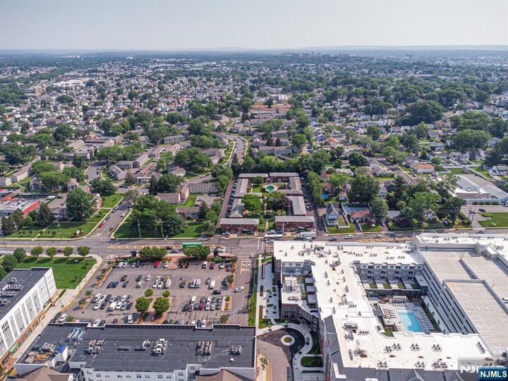 Property Photo:  183 Terhune Avenue 3  NJ 07644 