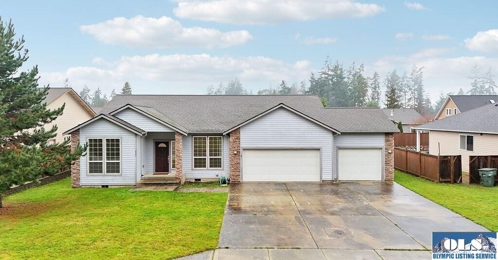 Property Photo:  822 Madeline Street  WA 98363 