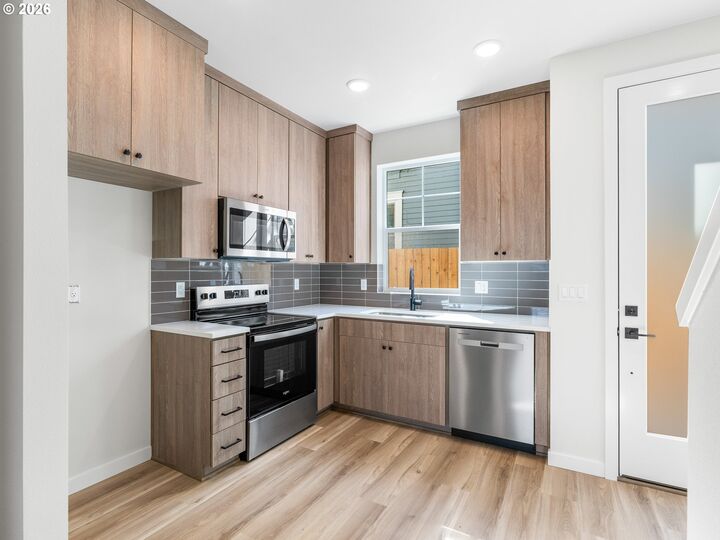 Property Photo:  7473 N New York Ave 2  OR 97203 