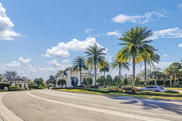 Property Photo:  15214 Cherry Creek Lane  FL 33446 