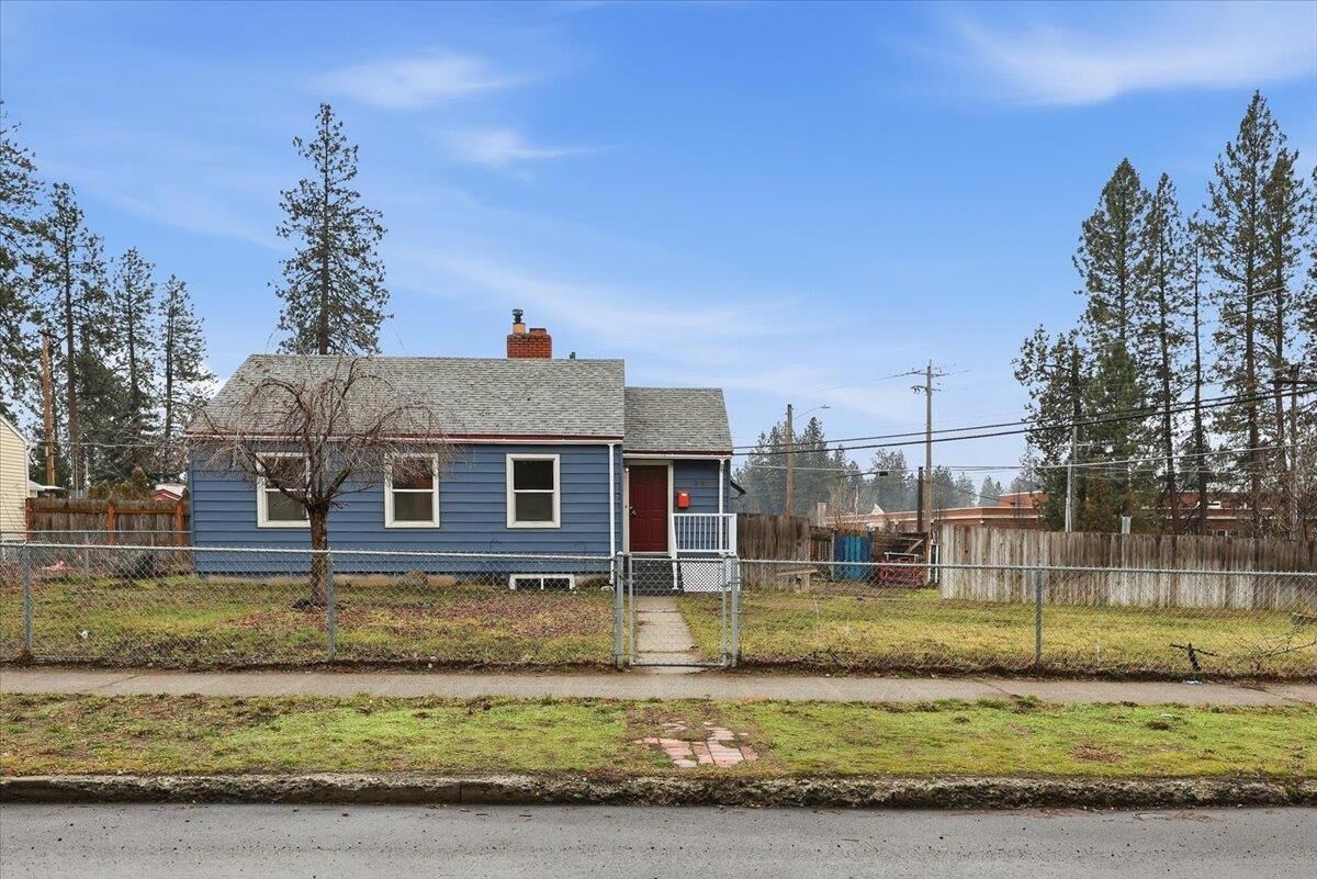 Property Photo:  2727 W Garland Ave  WA 99205 