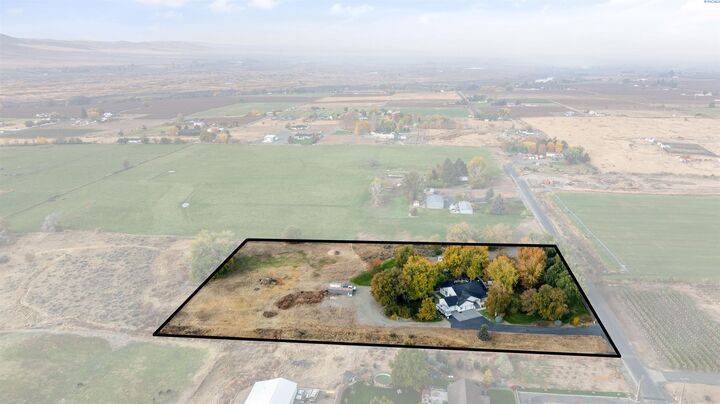 Property Photo: 172405 W Buena Vista Rd WA 99350