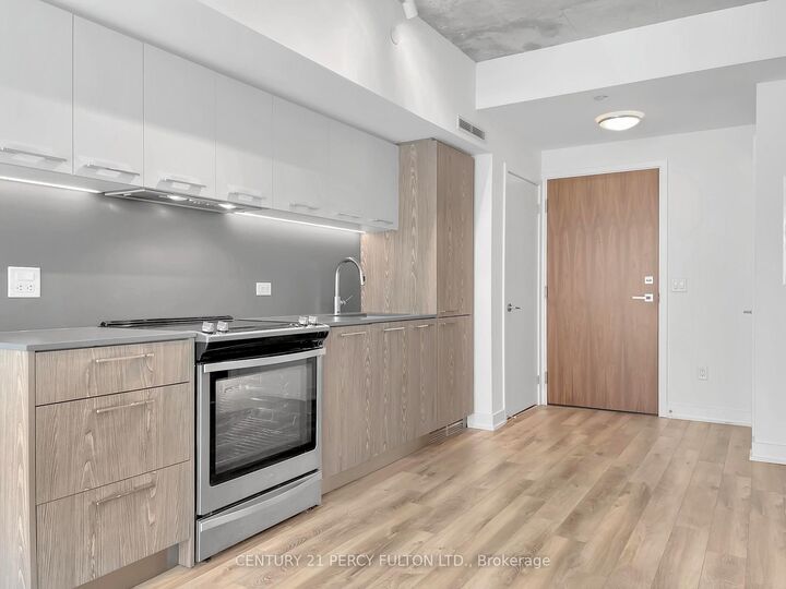 Property Photo:  30 Baseball Place 414  ON M4M 0E8 