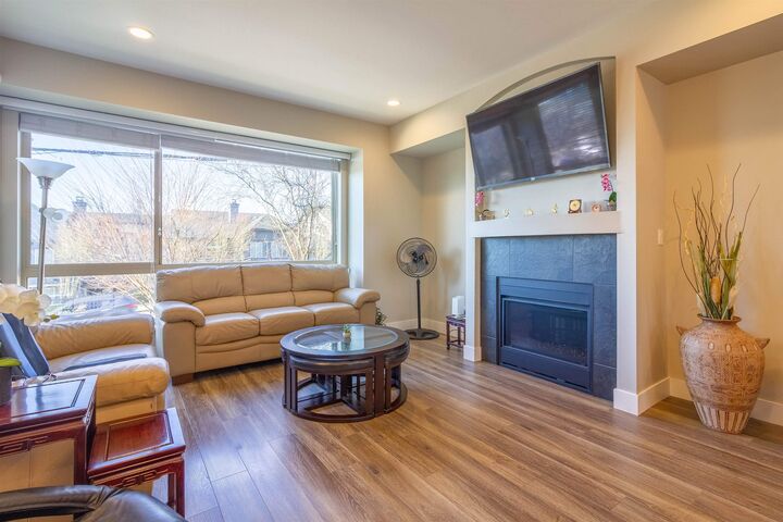 Property Photo:  13712 232 Street  BC V4R 0H1 