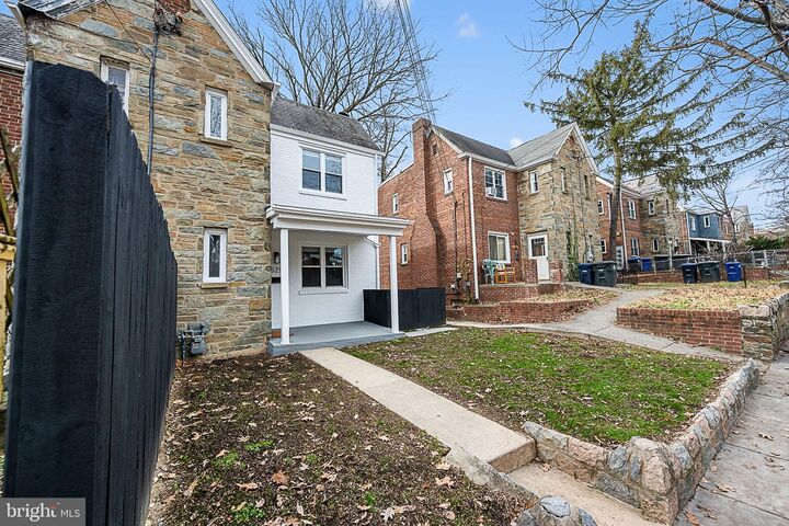 Property Photo:  525 Oakwood Street SE  DC 20032 