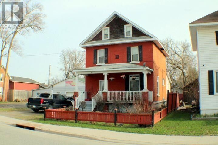 Property Photo: 86 St Andrews Terr ON P6C 1B1