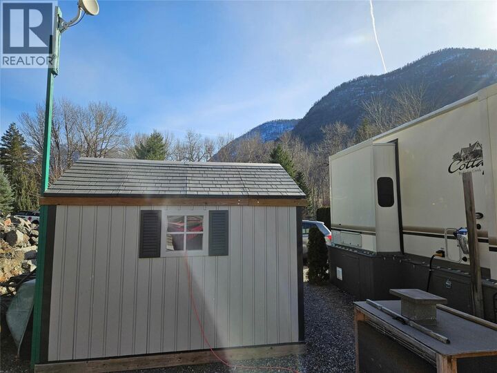 Property Photo:  4354 Highway 3 Other 79  BC V0X 1N1 