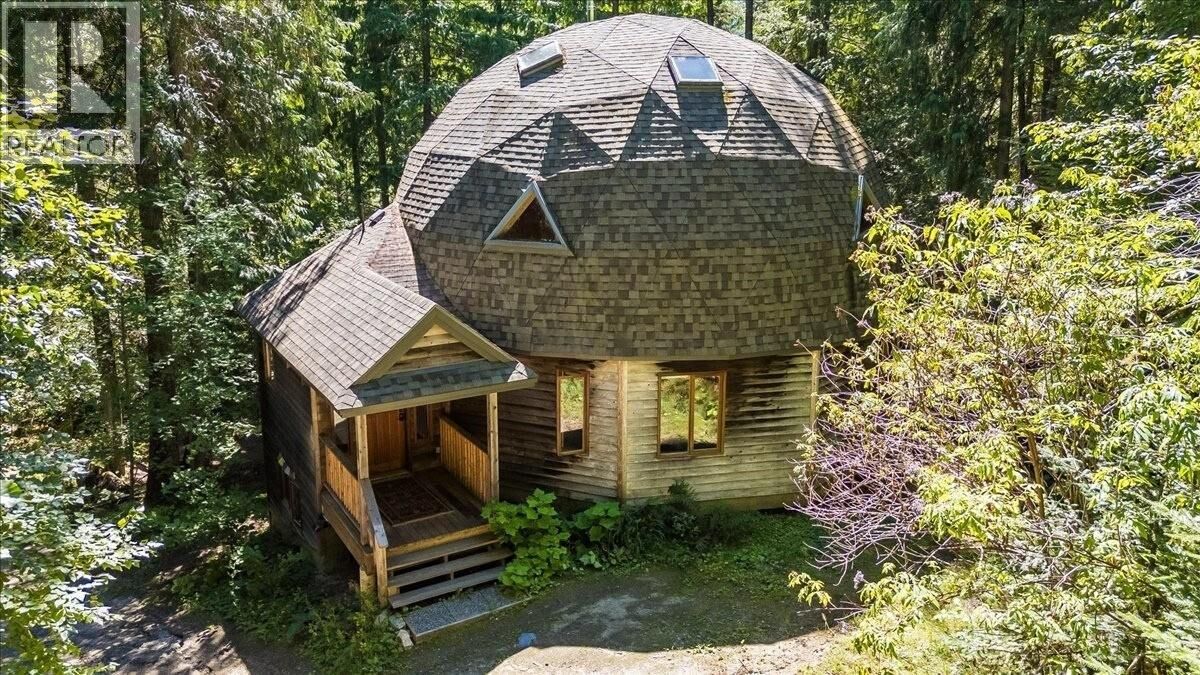 Property Photo: 5631 Longbeach Road BC V1L 6N9