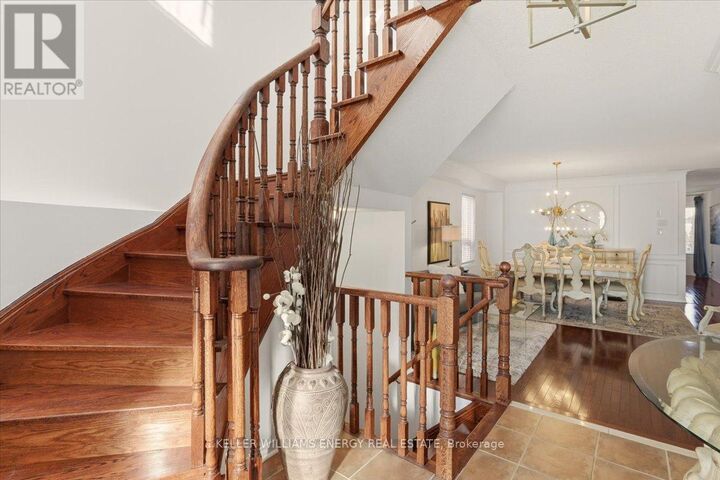 Property Photo:  66 Oceanpearl Crescent  ON L1N 0C3 