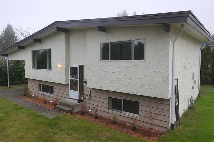 Property Photo:  31949 Silverdale Avenue  BC V2V 2L2 