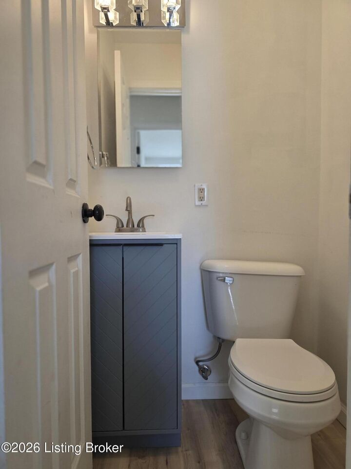 Property Photo:  9703 Dolphin Ct  KY 40299 