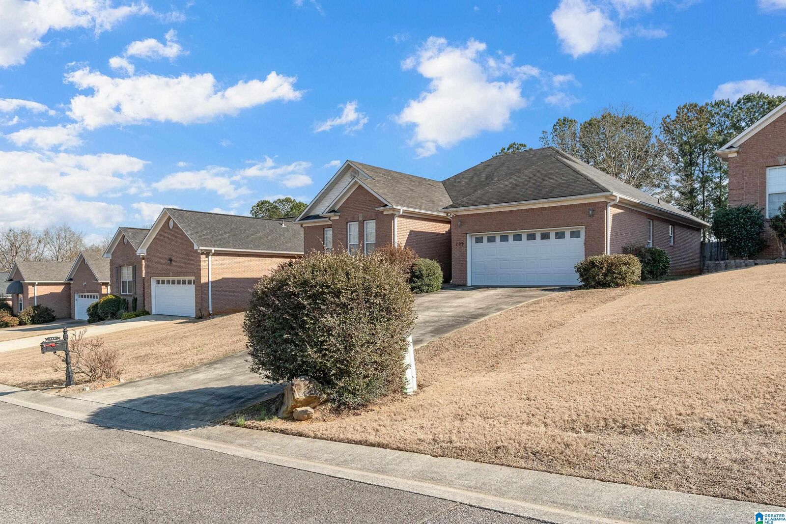 Property Photo:  709 Princeton Parkway  AL 35117 