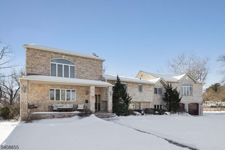 Property Photo:  21 Sandra Cir  NJ 07090 