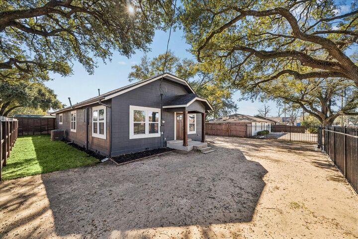 Property Photo: 5235 E 5th Street TX 77493