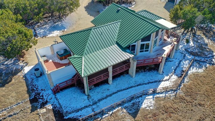 Property Photo:  100 Lesiker Lane  TX 78010 