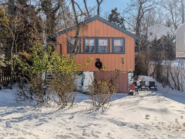 Property Photo:  40 Hawthorne Road  NY 11778 