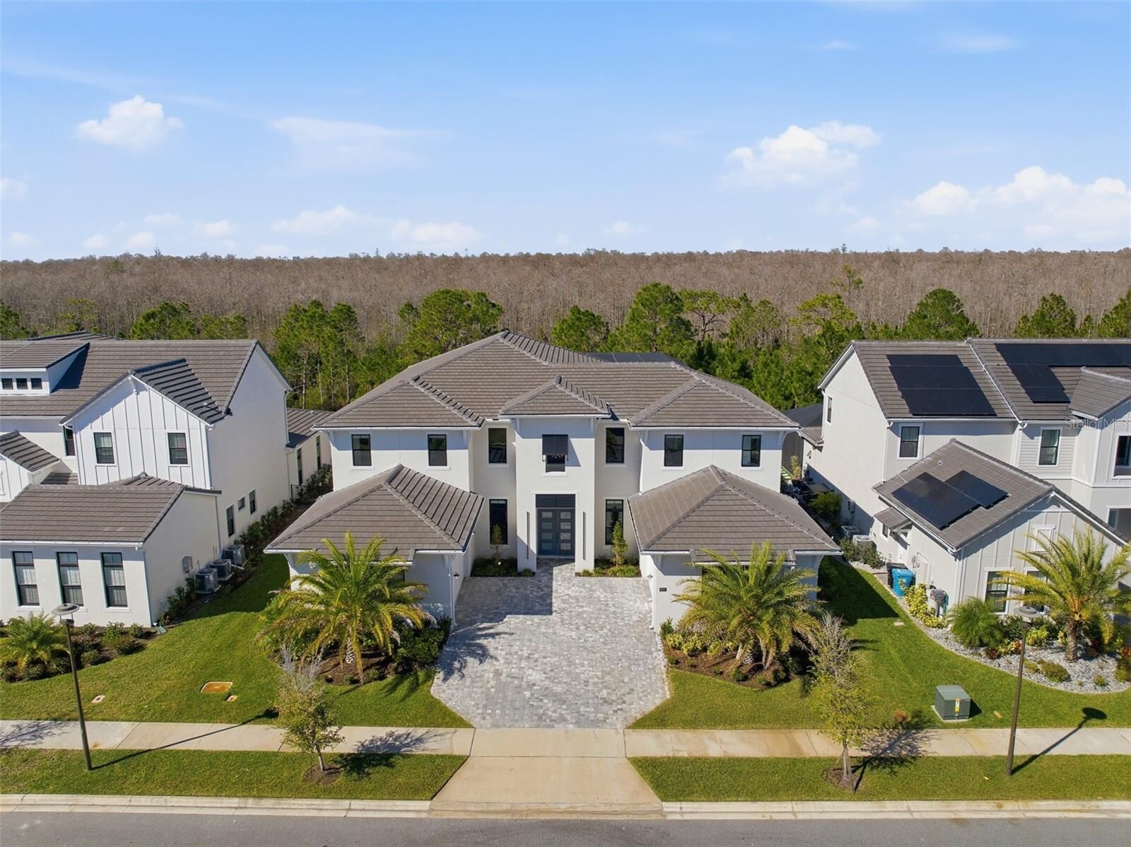 Property Photo: 9131 Santorini Drive FL 32827