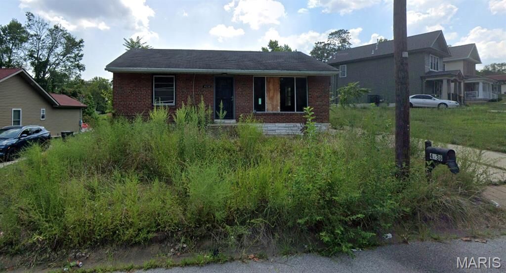 Property Photo: 4236 Oakwood Avenue MO 63121