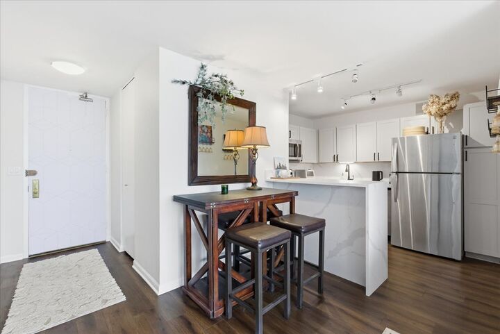 Property Photo:  655 W Irving Park Road 4412  IL 60613 