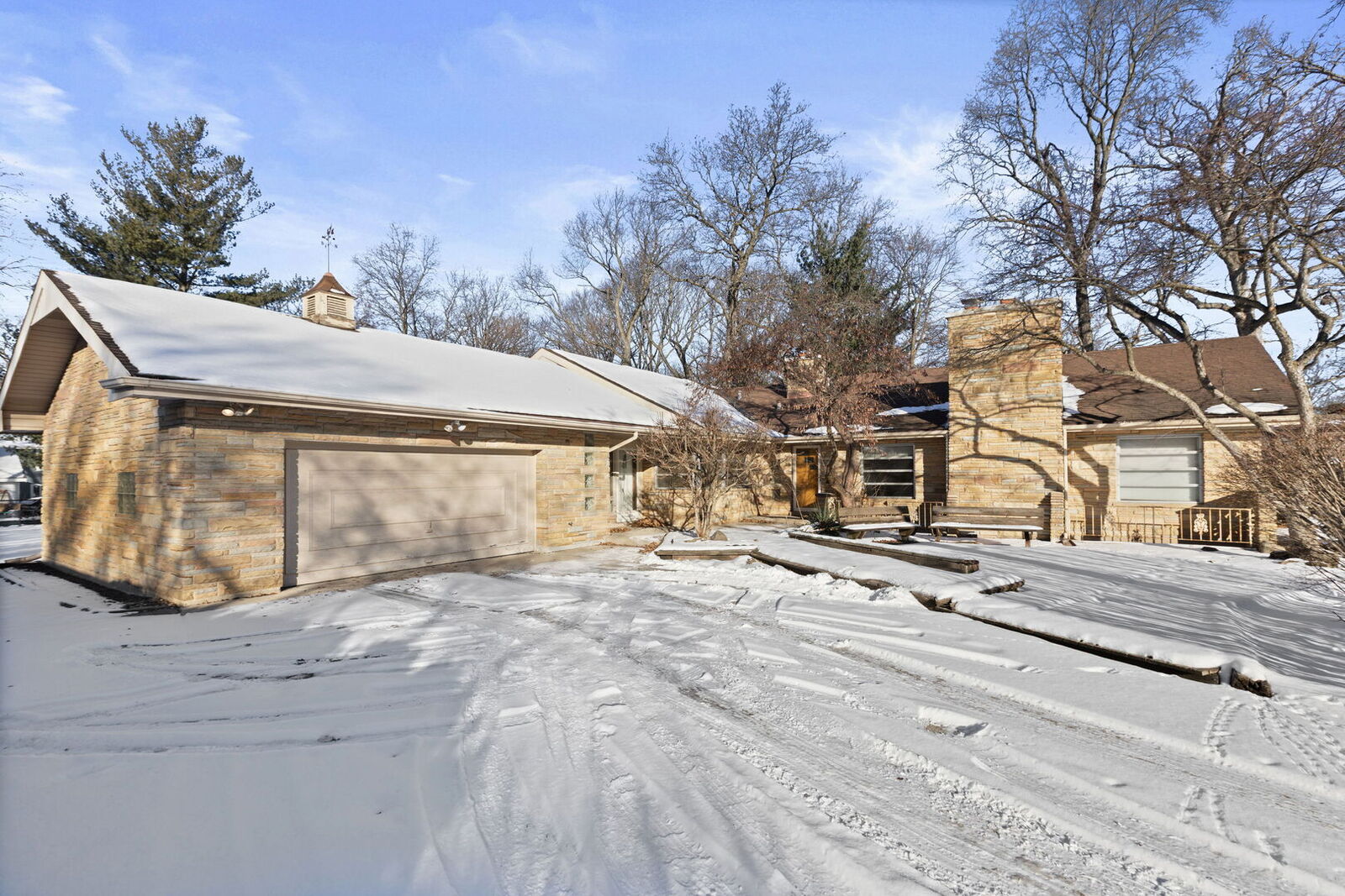 Property Photo:  2136 Linden Lane  IL 60067 