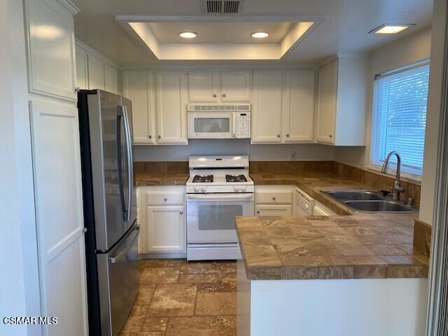 Property Photo:  132 Rosehedge Lane  CA 91377 