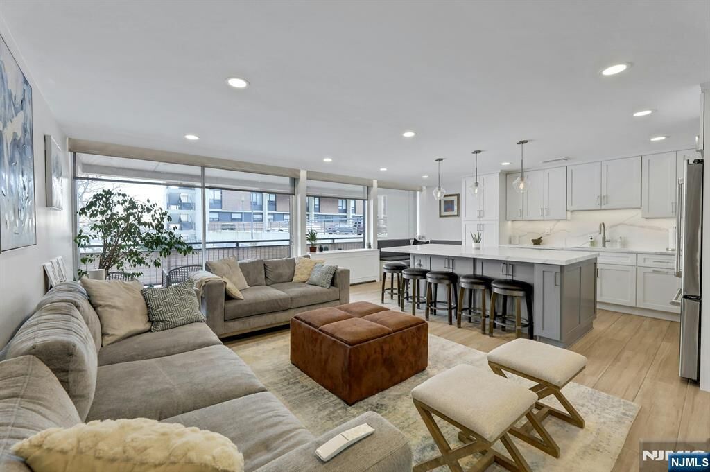 Property Photo:  2 Horizon Road #G-1  NJ 07024 