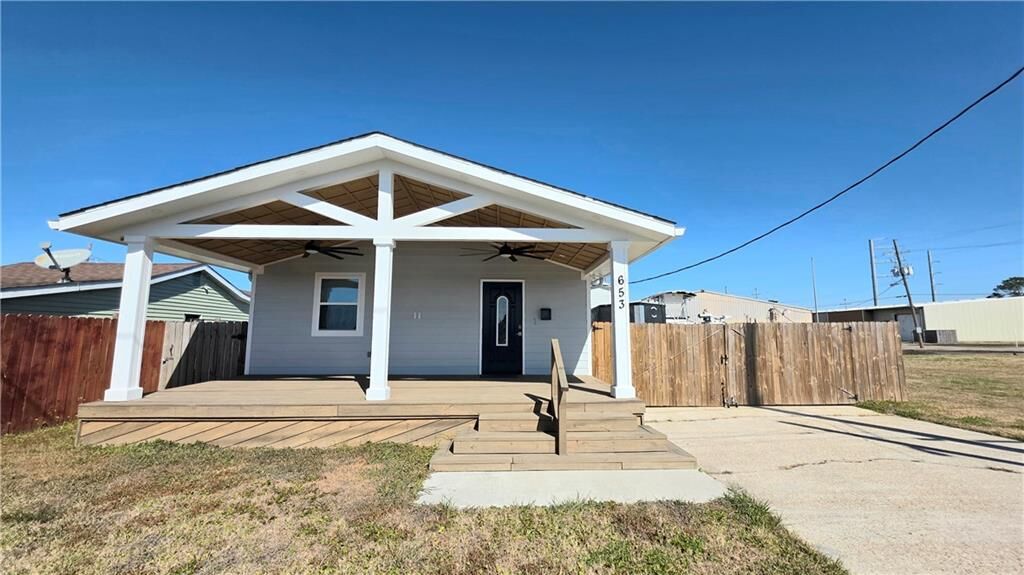 Property Photo:  653 Vic A Pitre Drive  LA 70094 