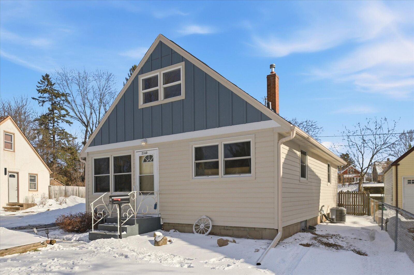 Property Photo:  2160 Nokomis Avenue  MN 55119 