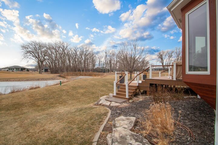 Property Photo:  820 E Saint Andrews  SD 57049 