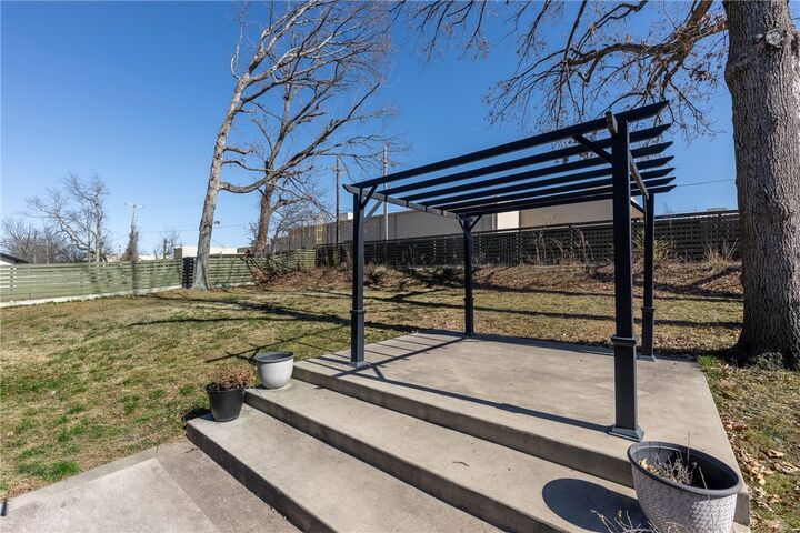 Property Photo:  310 NW J Street  AR 72712 