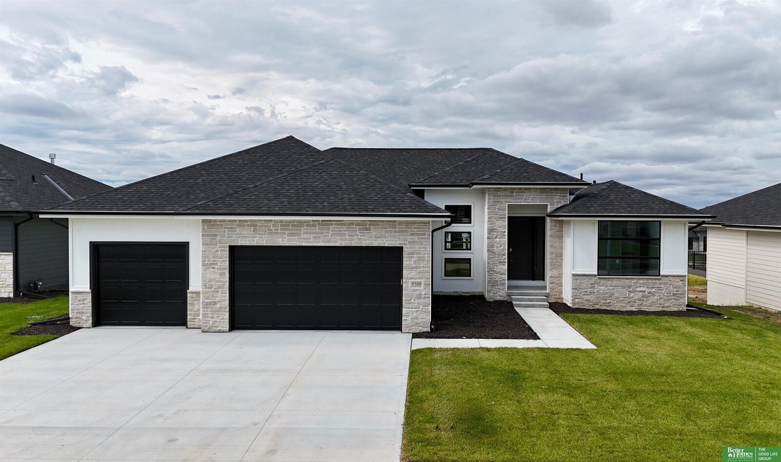 Property Photo:  5508 N 213 Street  NE 68022 