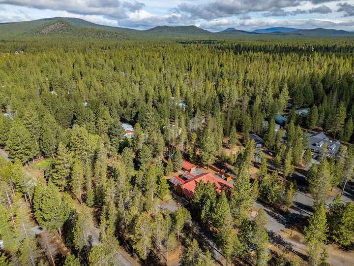 Property Photo:  1870 Iron Wheel Court  OR 97739 