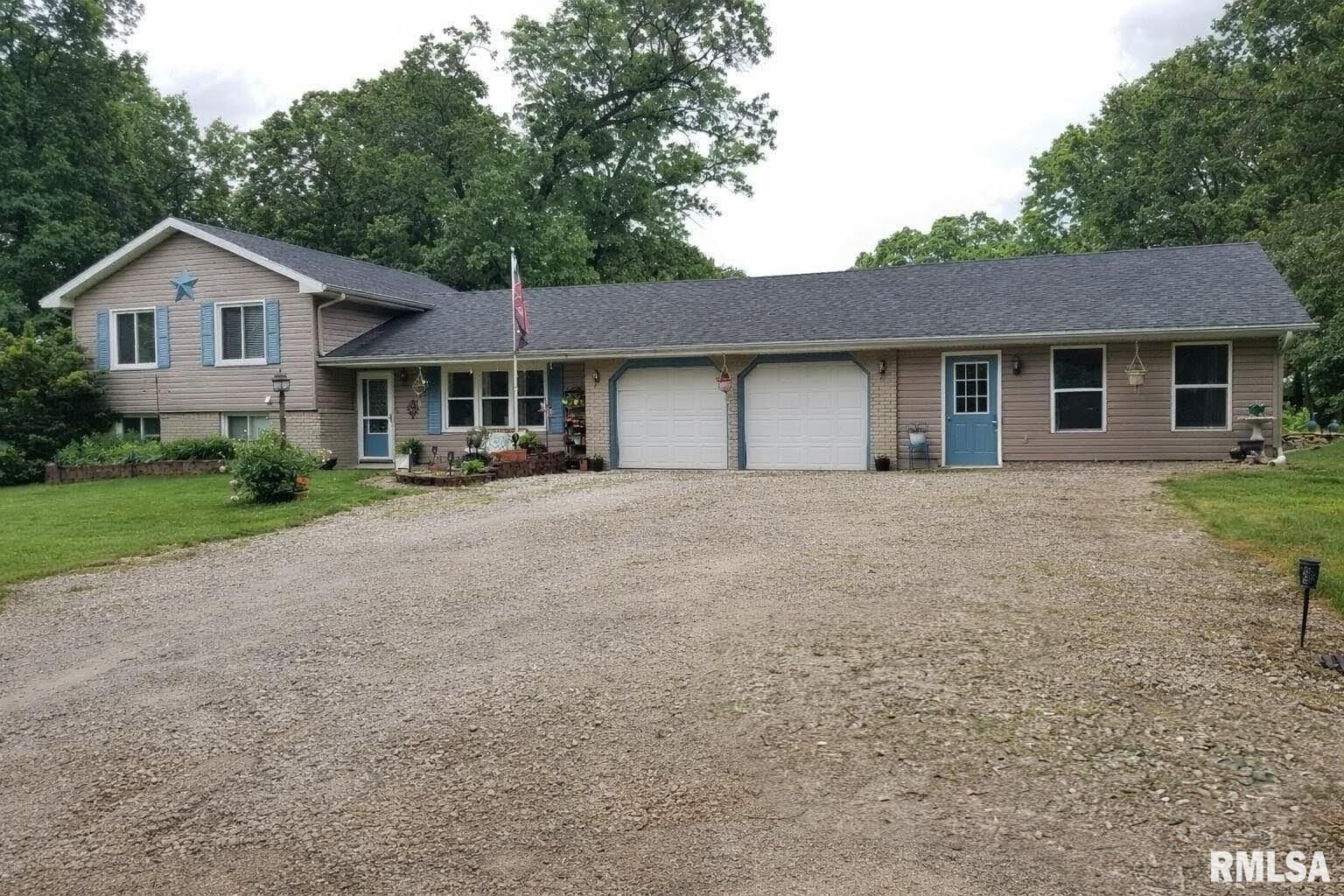 Property Photo:  112 Sioux Drive  IL 61565-9412 