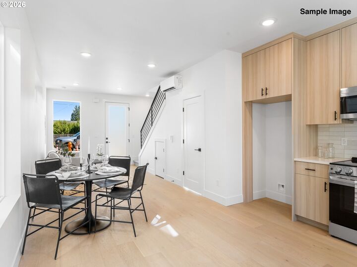 Property Photo:  4364 NE Going St  OR 97218 